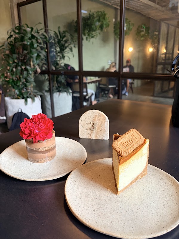 HINAR Dessert Bar & Café 4