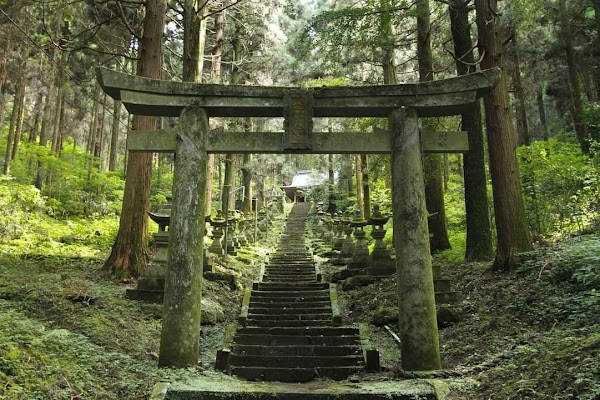 Kamishikimi Kumanoimasu Shrine 1
