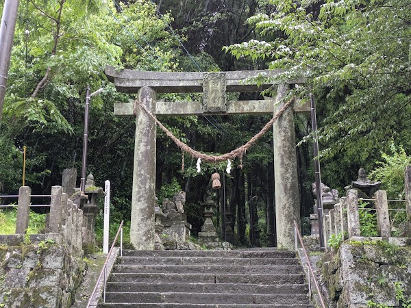 Kamishikimi Kumanoimasu Shrine 3