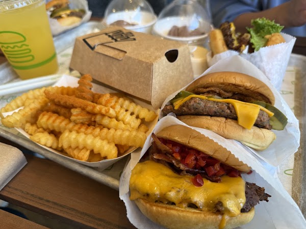 Shake Shack Stanford Shopping Center 3