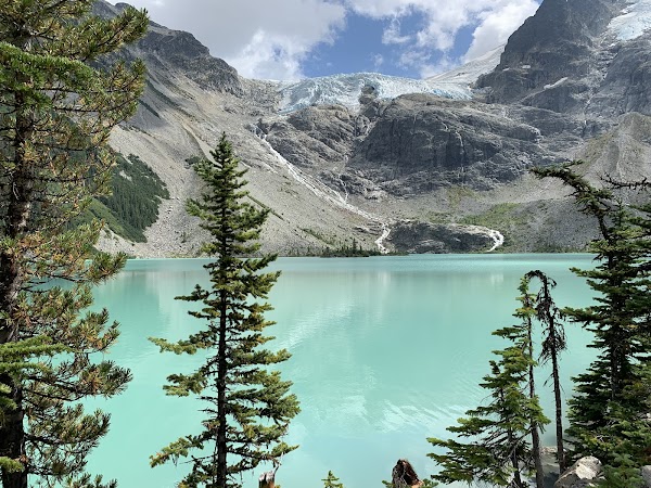 Joffre Lakes Park 2