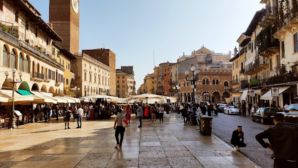 Piazza delle Erbe 3