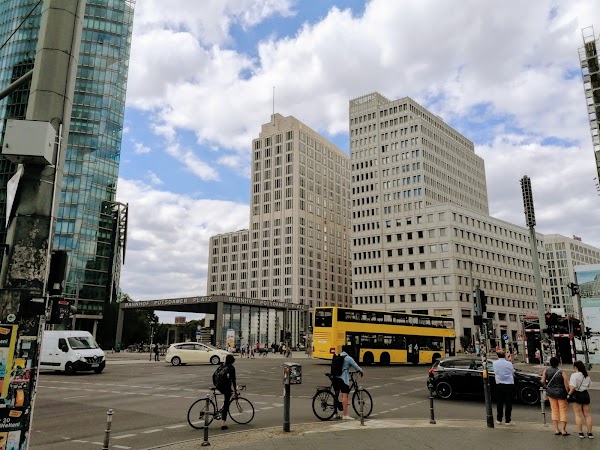 Berliner Mauerweg 3
