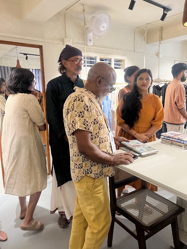 SUEE HANDLOOM STORE 5