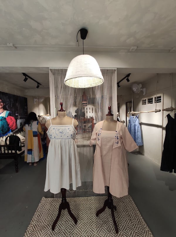 SUEE HANDLOOM STORE 4