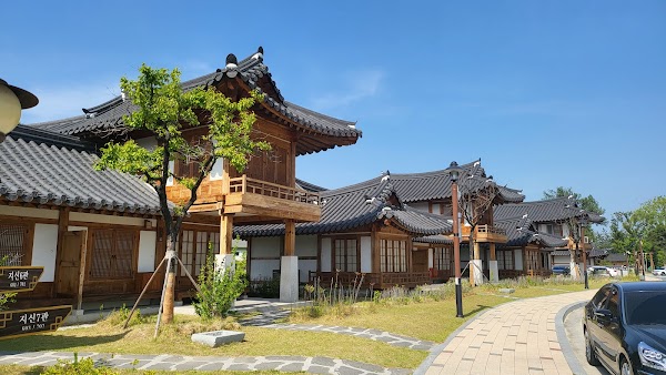 Gangneung Ojuk Hanok Village