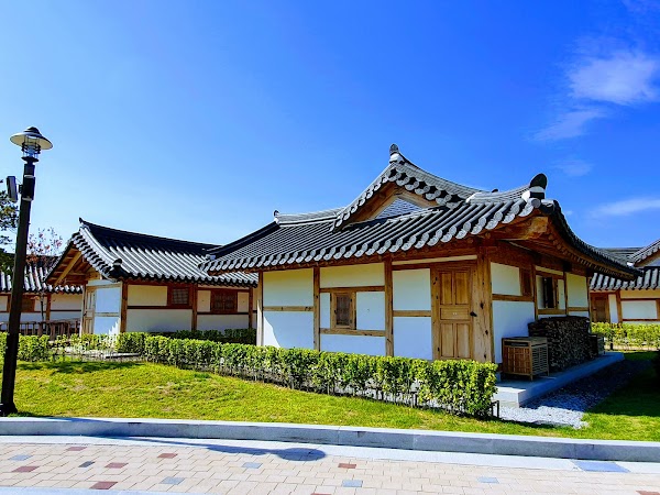 Gangneung Ojuk Hanok Village 3