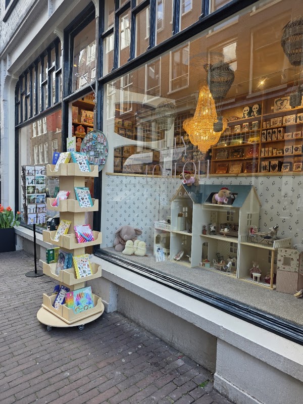 Lily Loulou Amsterdam