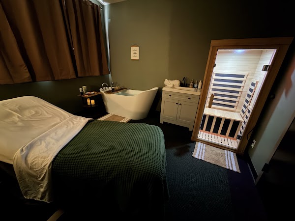 Three Creeks Luxury Spa 1