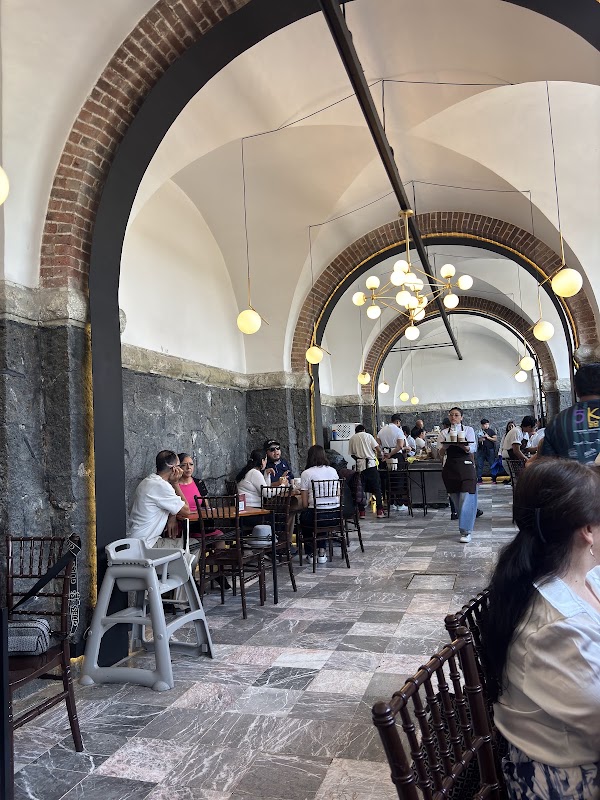 La Emperatriz Café