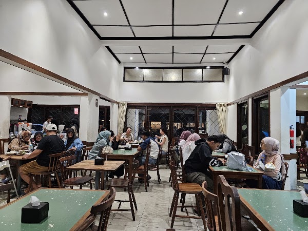 Rumah Makan Wangi Seruni