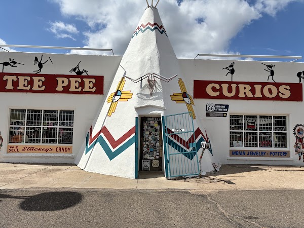 TeePee Curios 1