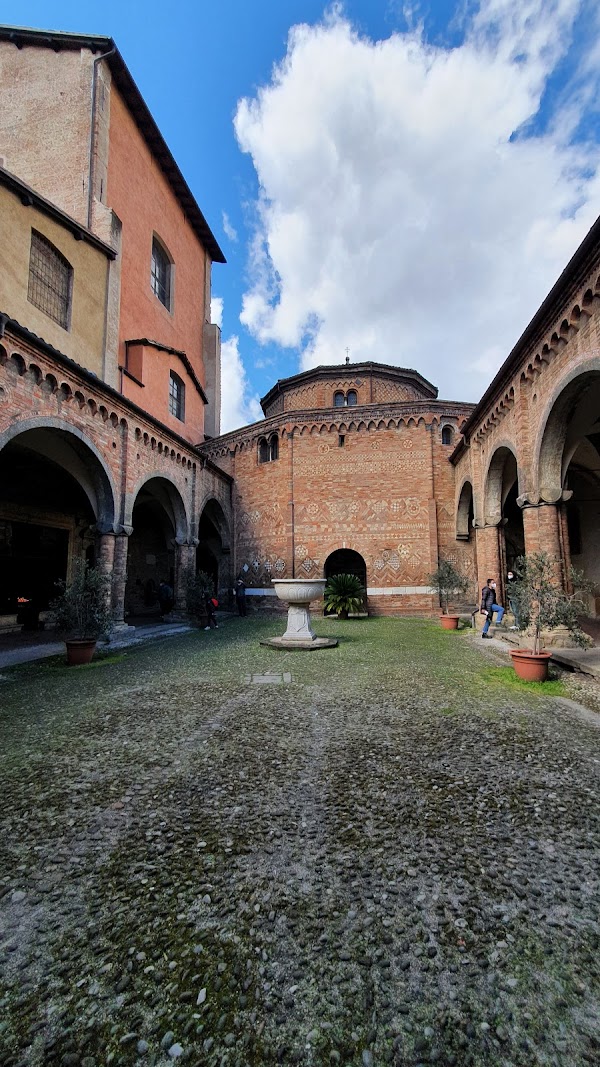 Piazza Santo Stefano 2