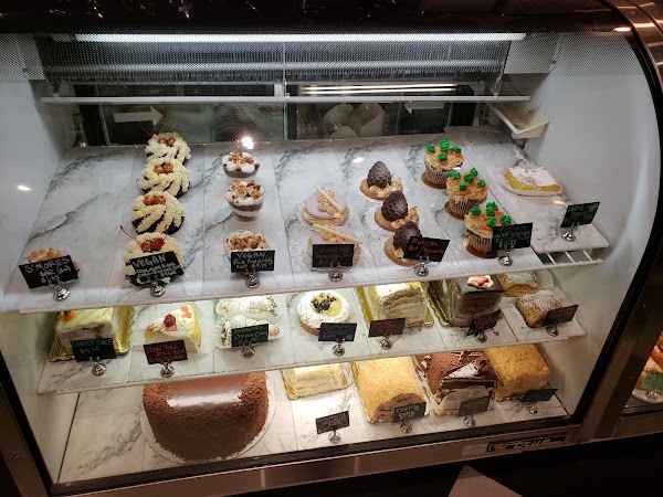 Pinoyshki Bakery, Cafe & Bar 1