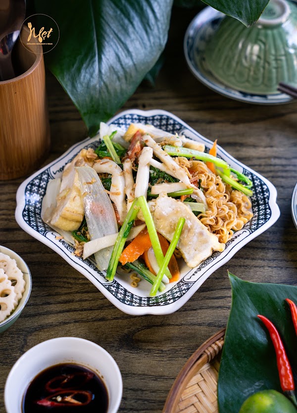 MẸT Hội An - Vietnamese restaurant & Vegetarian Food 6 5