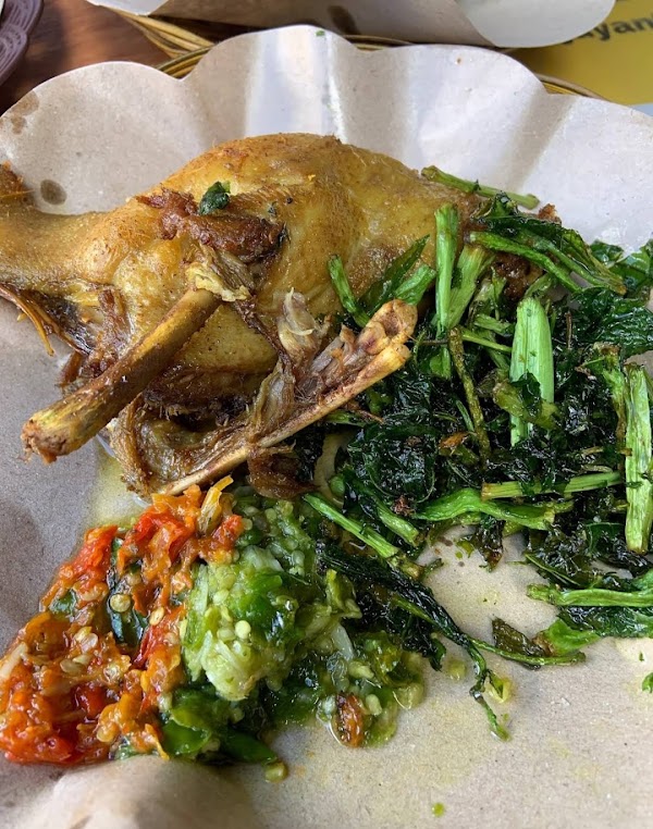 Jayantie, Fried Chicken & Grilled Ribs 5