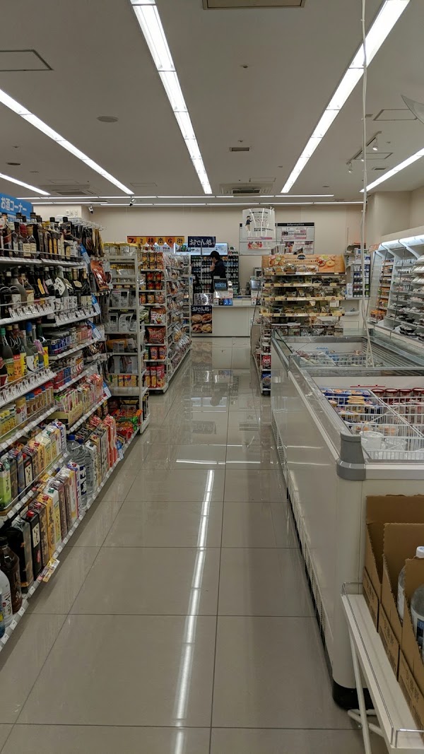 FamilyMart 3