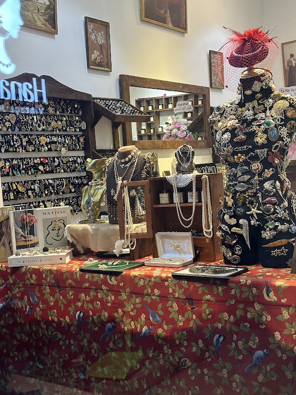 Hana 34 Vintage Jewelry ( Tiệm Trang Sức Vintage)