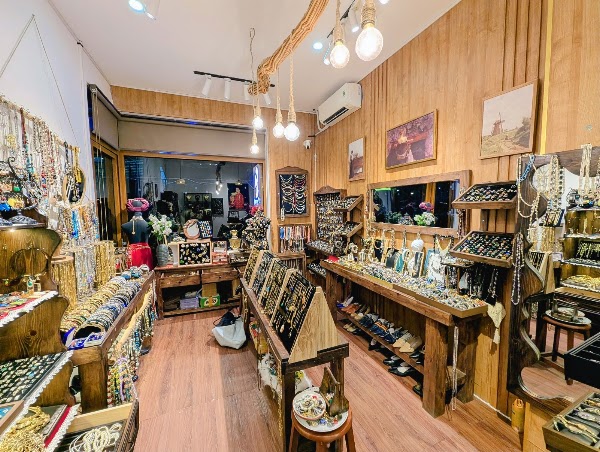 Hana 34 Vintage Jewelry ( Tiệm Trang Sức Vintage) 5