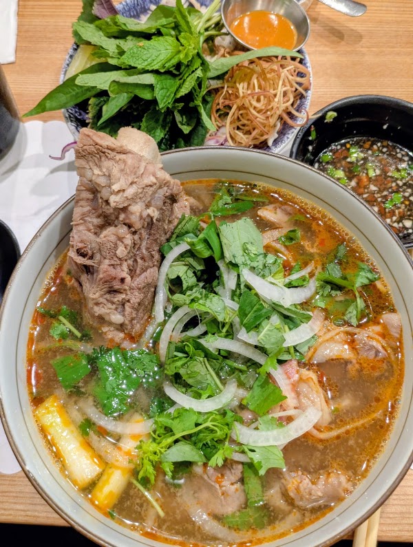Quan Nhii Restaurant 2