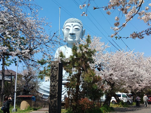 The Great Buddha at Hotei 3
