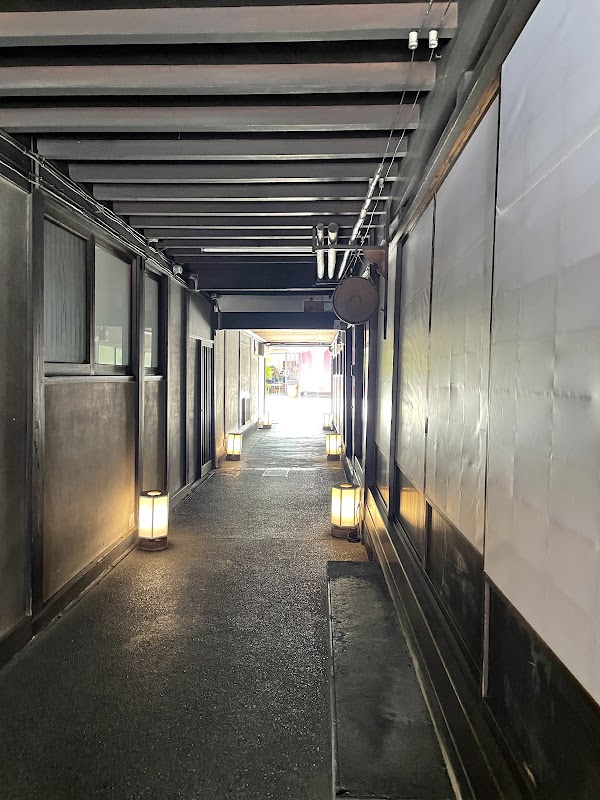 Nishinomon-Yoshinoya Sake Brewery 5