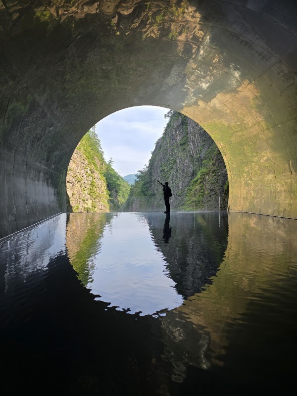 Kiyotsu Gorge Tunnel / Tunnel of Light 5