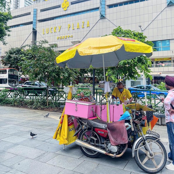 Yellow Ice Cream Uncle 1