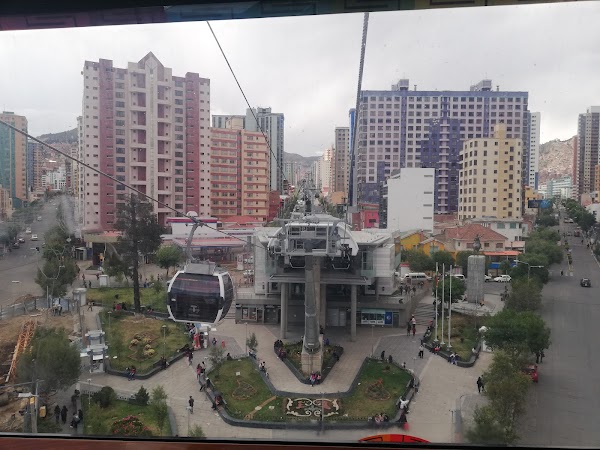 Mi Teleférico Línea Blanca - Estación Plaza Triangular 4