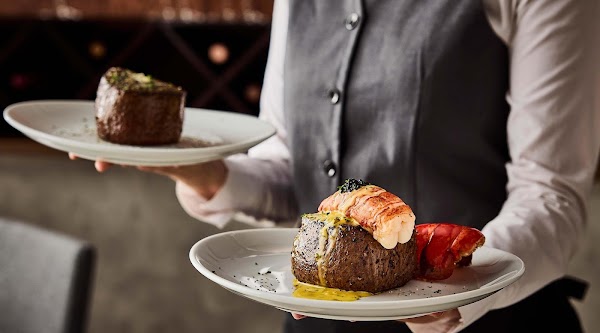 Fleming’s Prime Steakhouse & Wine Bar 5