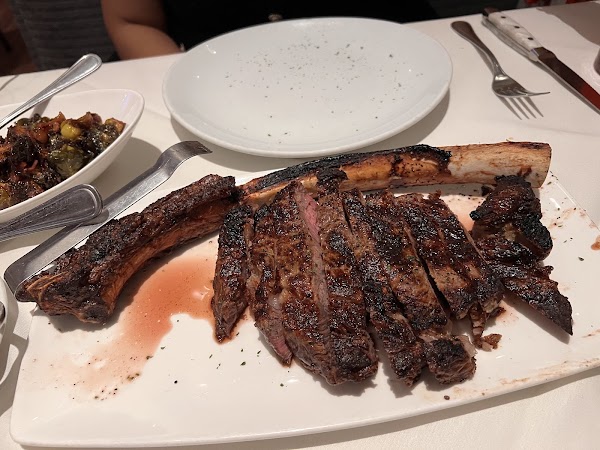 Fleming’s Prime Steakhouse & Wine Bar 3