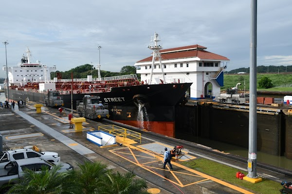 Miraflores Visitor's Center 3