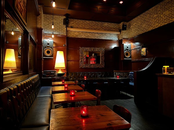 LP Vinyl Bar
