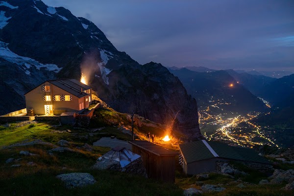 Switzerland 2 26