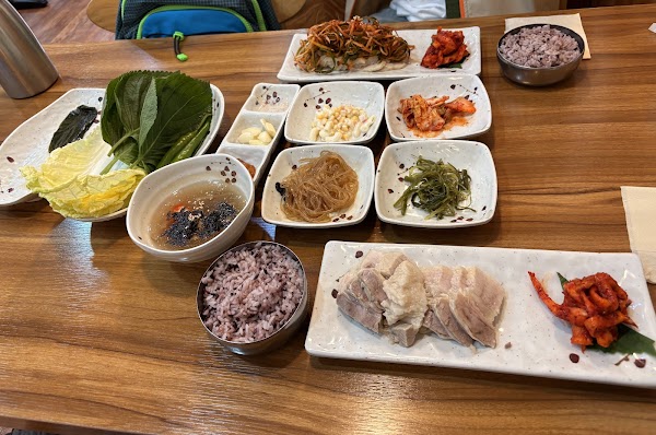 Vega Napa Wraps with Pork 베가보쌈 홍대점 5