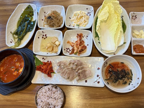 Vega Napa Wraps with Pork 베가보쌈 홍대점 4