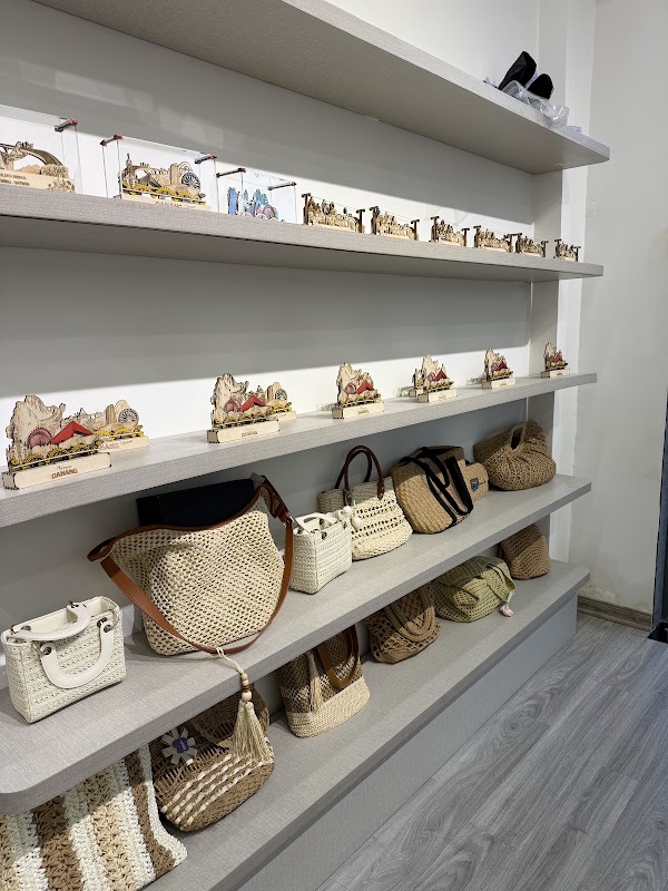 YAYA Outlet 손 가방. 다낭 시계 3