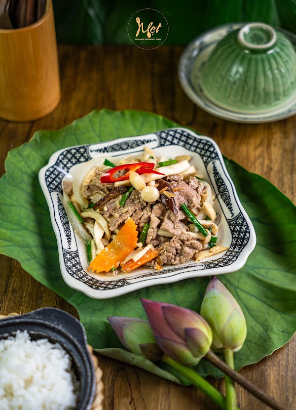 MẸT Hội An - Vietnamese restaurant & Vegetarian Food MET 9 4