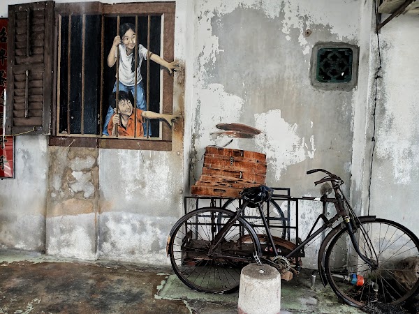 Penang Street Art - Kids on bicycle by Ernest Zacharevic 5