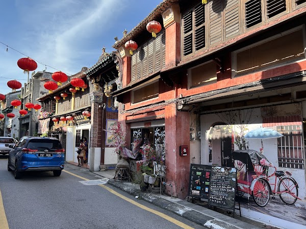 Penang Street Art - Kids on bicycle by Ernest Zacharevic 3