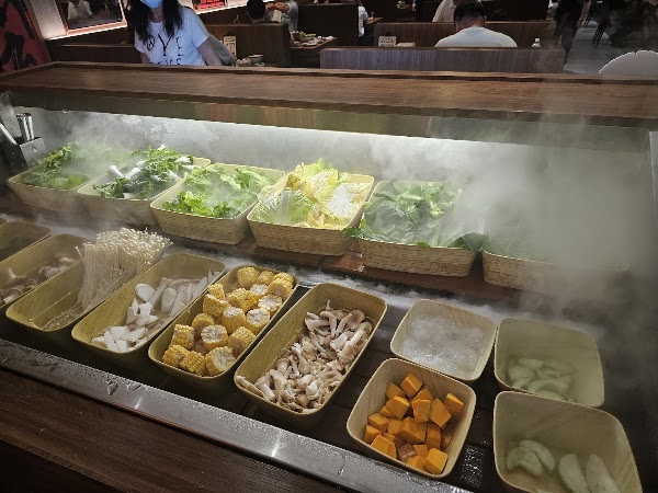 老吳商行 青埔店｜排隊人氣火鍋 涮涮鍋｜慶生 家庭聚餐 包場推薦｜高級海鮮 肉品