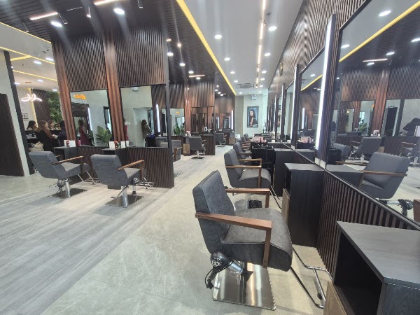 T&J Professional Salon - Gateway Tower 1 5