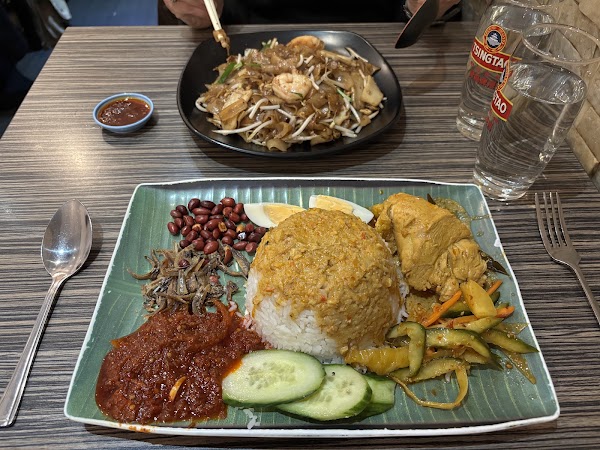 C & R Cafe Restaurant 3
