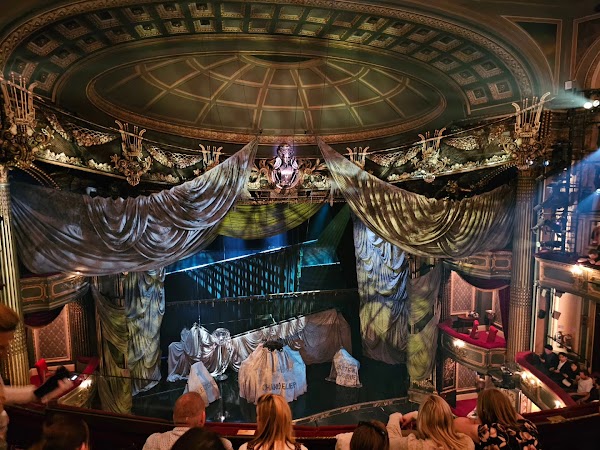 Piccadilly Theatre 4