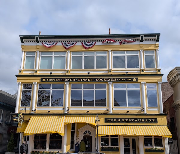 Brick Alley Pub & Restaurant 4