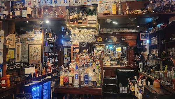 Brick Alley Pub & Restaurant 3