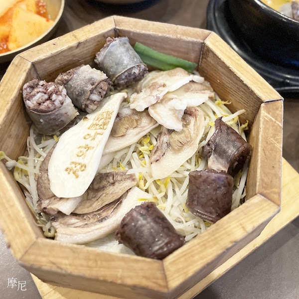 Cheongwaok Main Store 3