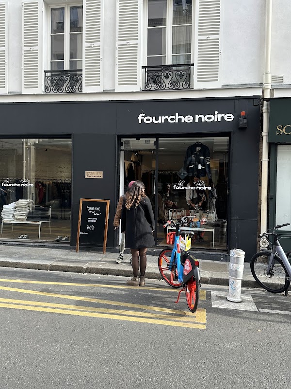 Fourche Noire – Vintage Store & Archive Fashion 1