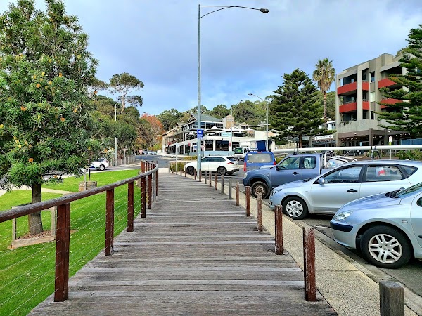 Lorne 5