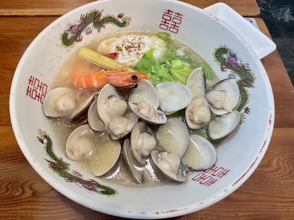 誠實鍋燒 公休日公告於臉書 • IG 內用無訂位服務 4